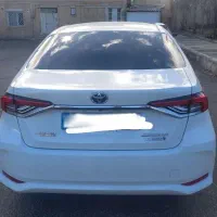 ماشین تویوتا کرولا هیبرید۱۸۰۰مدل