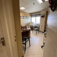 رهن و اجاره واحداداری تجاری درجمهوری باموقعیت عالی|اجارهٔ دفتر کار، اتاق اداری، مطب|تنکابن, |دیوار