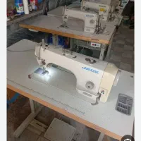 به تعدادی چرخکار ماهر و یک وردست چرخکار   ماهر