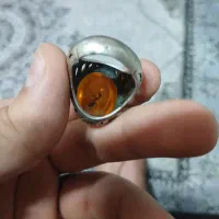انگشتر کهرب عتیقه دار