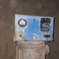 ترانس برق قدیمی|ماشین‌آلات صنعتی|بوژگان, |دیوار