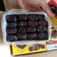 خرما مضافتی مادر کارتن دارم در سرخانه برای فروش