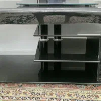 میز تلویزیون شیشه ای در حد نو و بزرگ