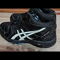 کفش سالنی والیبال نو و استفاده نشده