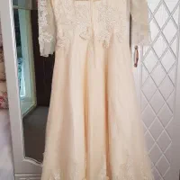 لباس مجلسی|لباس|پیشوا, |دیوار