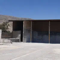 دو انبار به مساحت ۷۰۰ و ۴۵۰ متر
