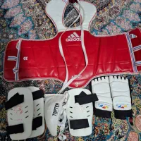 لباس فرم کبریتی و لباس مبارزه|تجهیزات ورزشی|بومهن, |دیوار