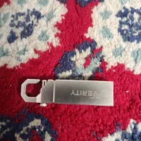 فلش ۱۶ گیگ با کلی فیلم و آهنگ های رپ