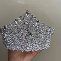 تاج‌ملکه ای عروس نو