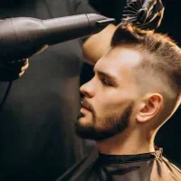 آرایشگر سیار هستم (رایگان کوتاه میکنم)