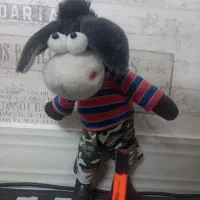 تعداد محدودی عروسک|اسباب‌‌بازی|بابل, |دیوار