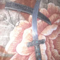 چاقو خنجر روش حکاکی شده سنگین قدیمی فکر کنم فولاده