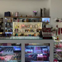 فروشنده خانم