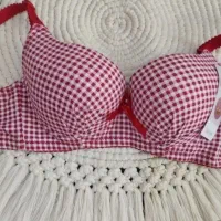 لباس زیر وجوراب