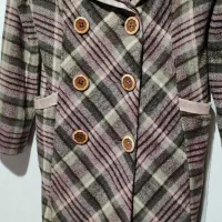 تعدادی پالتو و پافر و بارانی مانتو  فری سایز38تا42