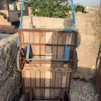 گاری چهار چرخ