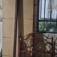 تخت‌خواب یک‌ نفر