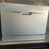 ماشین ظرفشویی در حد نو