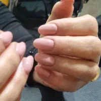 خدمات کاشت و ترمیم ناخن