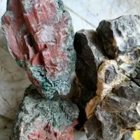 سنگ تزعینی، همش 330 هزار