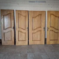 درب چوبی سالن و حمام و دستشویی و اتاق