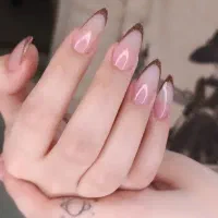 کاشت ناخن و ترمیم ناخن و تمامی خدمات