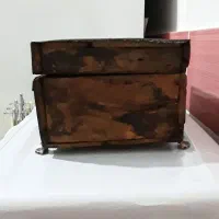 صندوقچه (جعبه) قدیمی|کلکسیون اشیاء عتیقه|مراغه, |دیوار