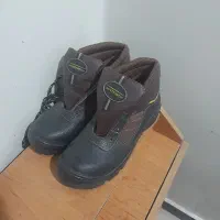 کفش ایمنی ۴۲