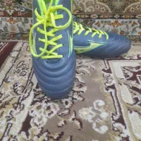 کفش فوتبال میزانو