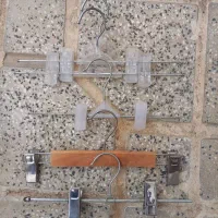 چوب لباس و گیره شلوار فروشگاه پوشاک|فروشگاه و مغازه|قروه, |دیوار