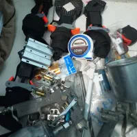پراژکتوربا تعدادی وسایل