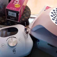 وسایل ناخن|اشیا|رباط‌کریم, رباط‌کریم|دیوار