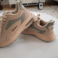 کتونی زنانه|کیف، کفش، کمربند|سیاهکل, |دیوار