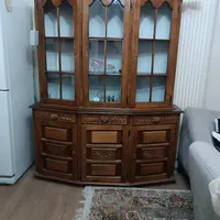 ویترین چوبی و منبت کاری شده