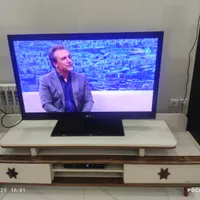 ال جی اصل ال ای دی ۴۲ اینچ همراه میز چوبی