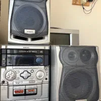 یک عدد سی دی سه دیسکه با باند ایوا