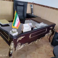 میز مدیریت چوبی کلاسیک سلطنتی شیشه ضخیم بسیار تمیز