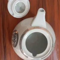 قوری بزرگ و زیبا، کاملا نو و سالم تمیز|قوری، کتری، قهوه‌ساز دستی|رشت, معلم|دیوار