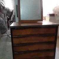 آینه و میز دراور ۴ کشو سالم