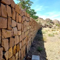 زمین حاشیه جاده سنگ سفید