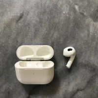 ایرپاد ۳ کیس و تک گوش راست