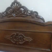 تخت دونفره چوب