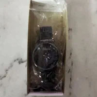 ساعت رینگی نو|ساعت|قم, بنیاد|دیوار