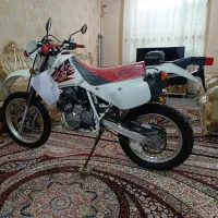 xr650L|موتورسیکلت|رباط‌کریم, رباط‌کریم|دیوار