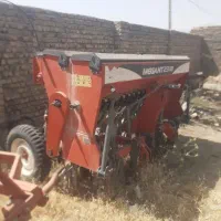 ردیفکار ۱۸ تای دارای سه مخزن کود گندم ریزگرد یونجه|ماشین‌آلات صنعتی|الیگودرز, |دیوار