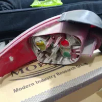 چراغ عقب ۲۰۶|قطعات یدکی و لوازم جانبی|پرند, فاز ۳|دیوار