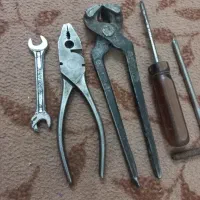 آچار|کلکسیون اشیاء عتیقه|ارومیه, |دیوار