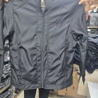 فروشنده آقا جهت پوشاک مردانه آشنابه زبان عربی