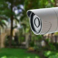 ۲ عدد دوربین مداربسته و دستگاه و هارد