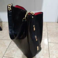 کیف دوشی|کیف، کفش، کمربند|میانه, |دیوار